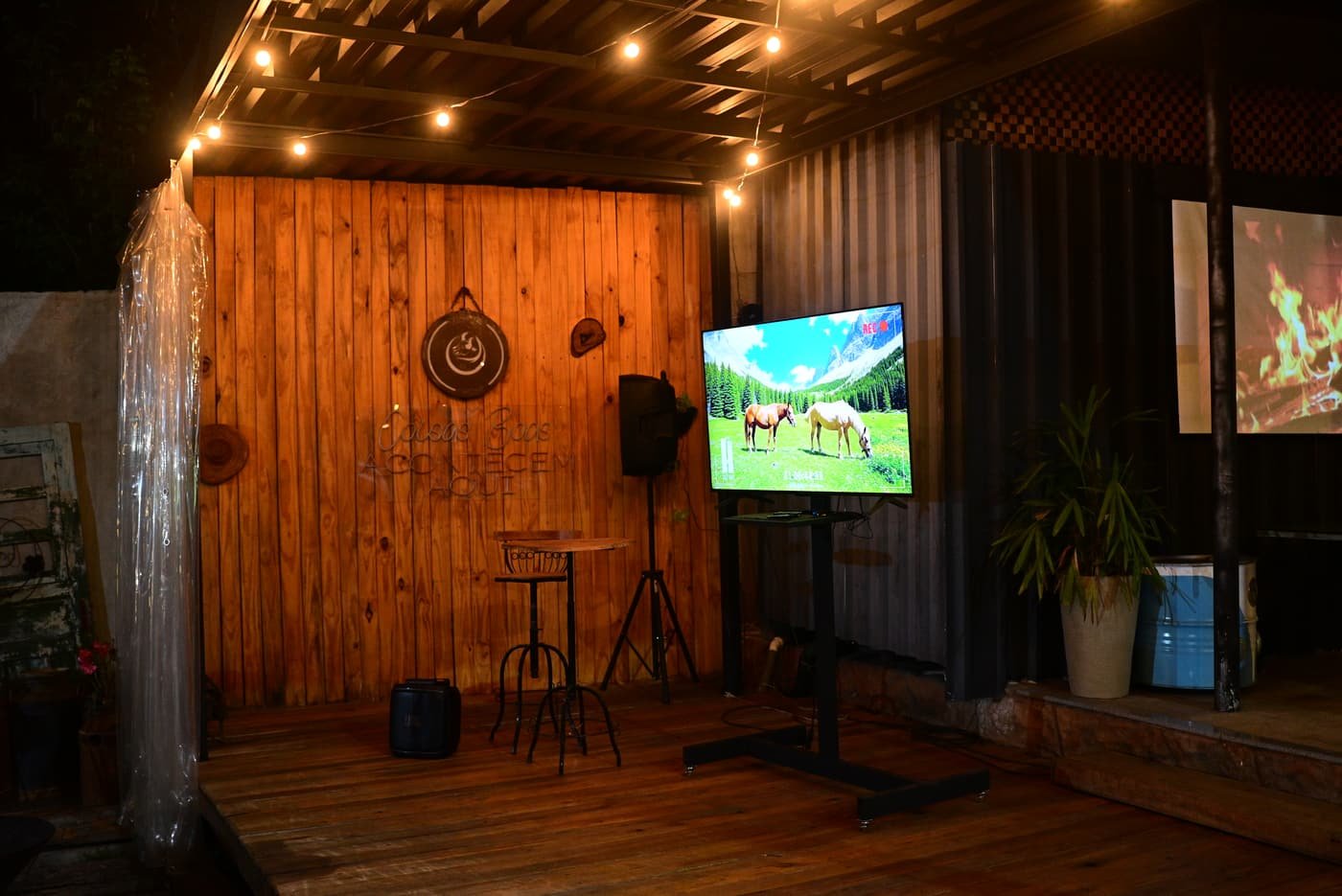 Tela de projeção e som para eventos